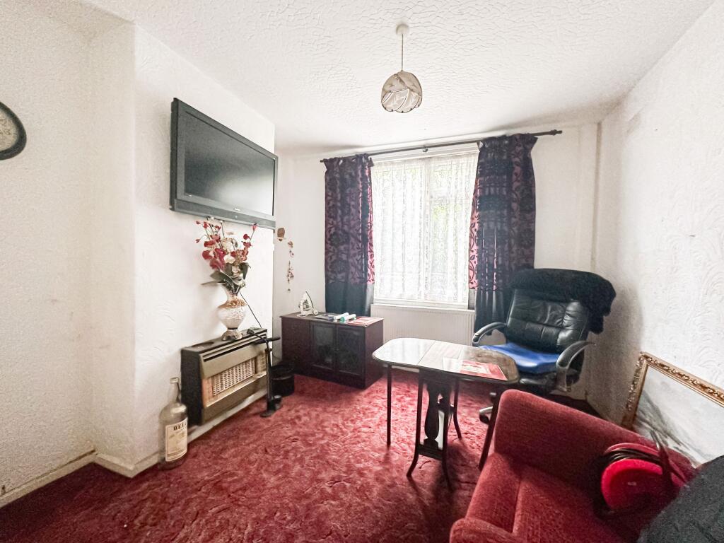 Stamfordham Drive, Liverpool, L19 photo 3