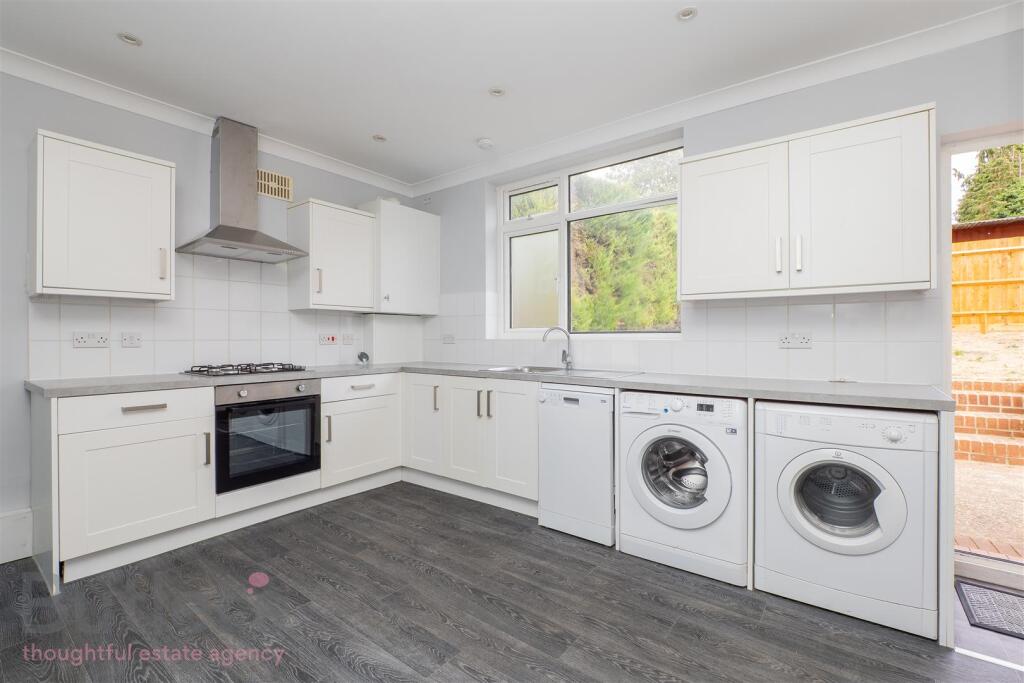 House in London, Sutton New Town, Benhilton - View 4