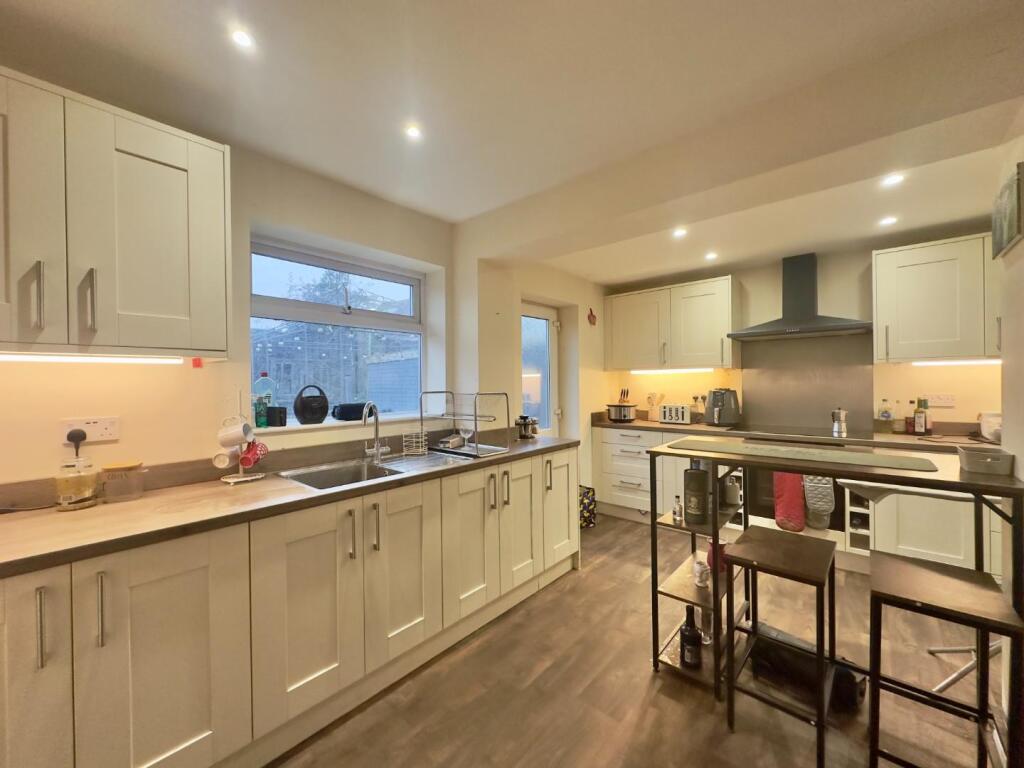 House in Northampton NN2, Kingsthorpe - View 4