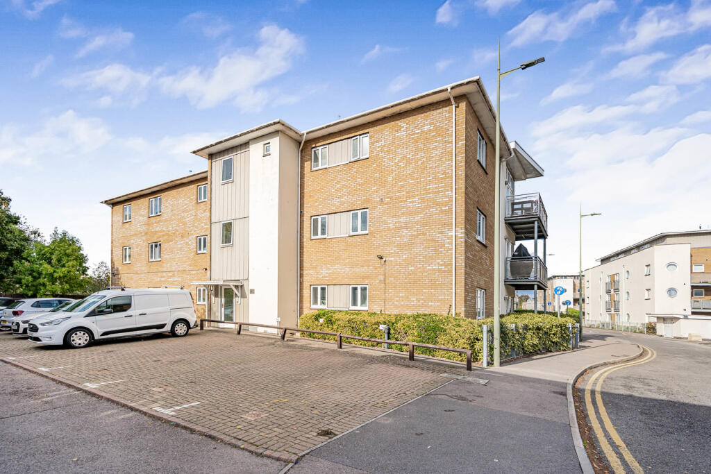 2-bed flat on Bridge Wharf, Chertsey, Surrey, KT16, £300,000