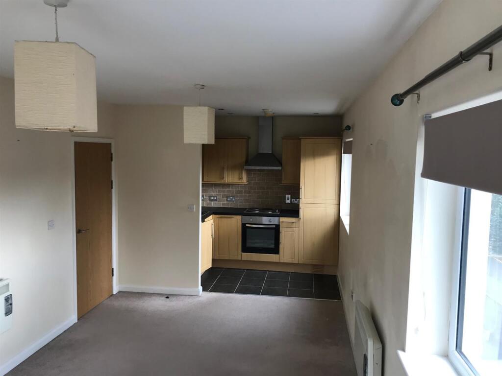 Apartment in Shrewsbury - More