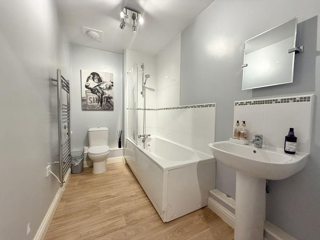 Apartment in Luton - View 4