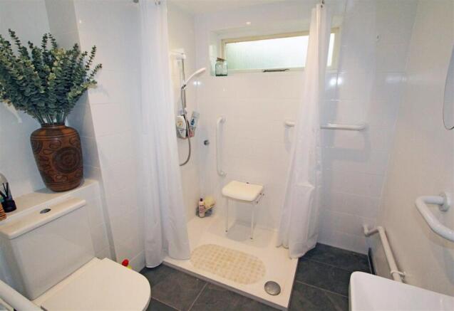 IMG_8772 shower.jpg