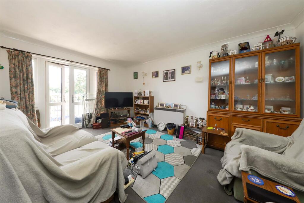 32 High Street, Yiewsley, West Drayton photo 2
