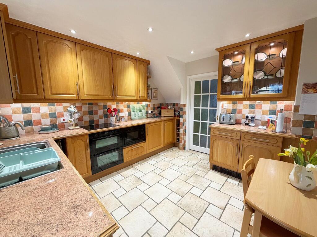 Cotton End Road, Wilstead, MK45 photo 4