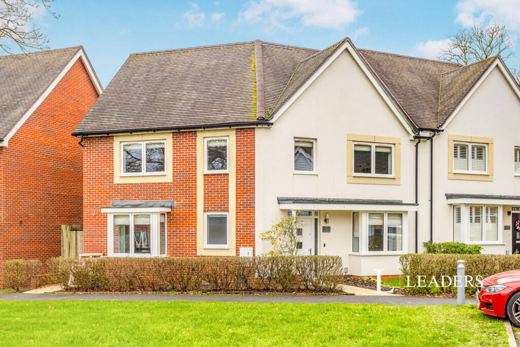 Main image of property: Yarrow Gate, Lindfield, RH16