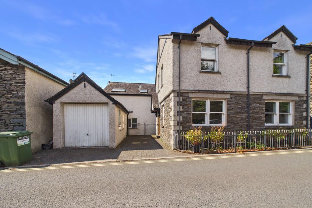 Main image of property: Bakery Cottage, Biskey Howe Road, Windermere, LA23 2JP