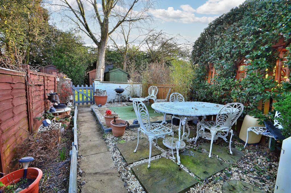 House in Milton Keynes, Shenley Brook End - View 4