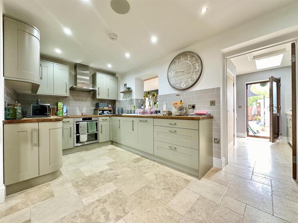Chessgrove Lane, Longhope photo 2
