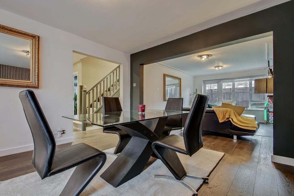 Willow Avenue, New Denham, Uxbridge photo 3