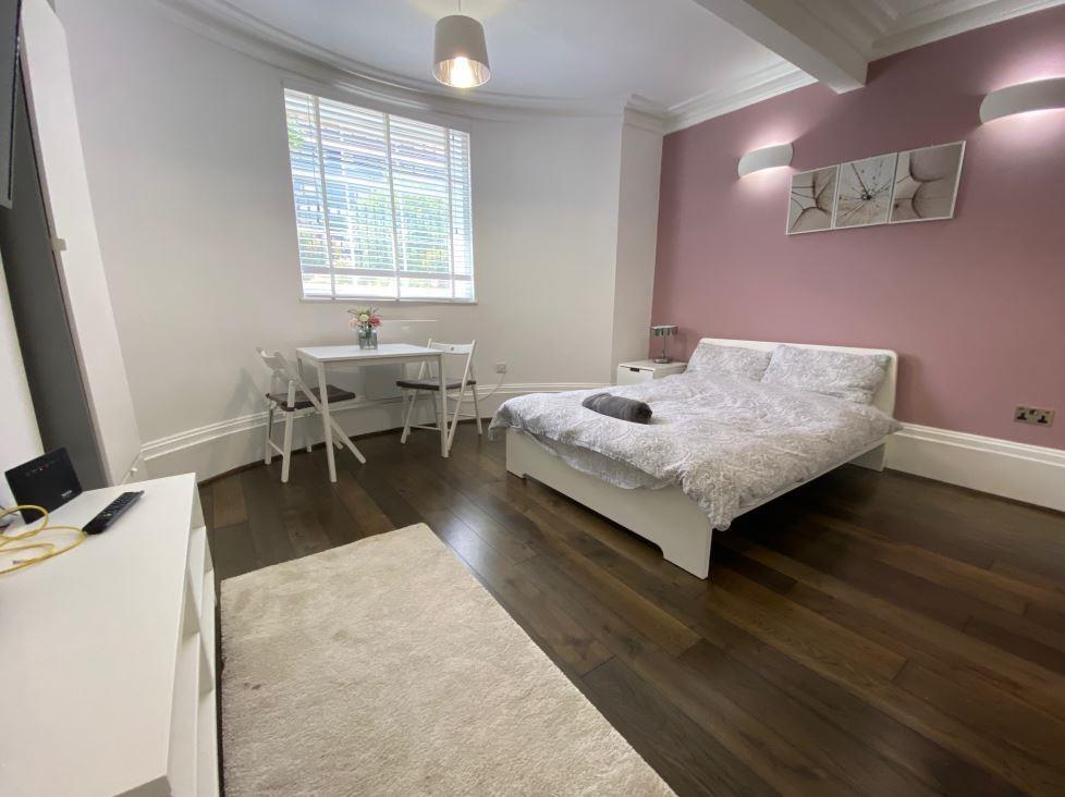 Main image of property: Kings Road, Reading, RG1