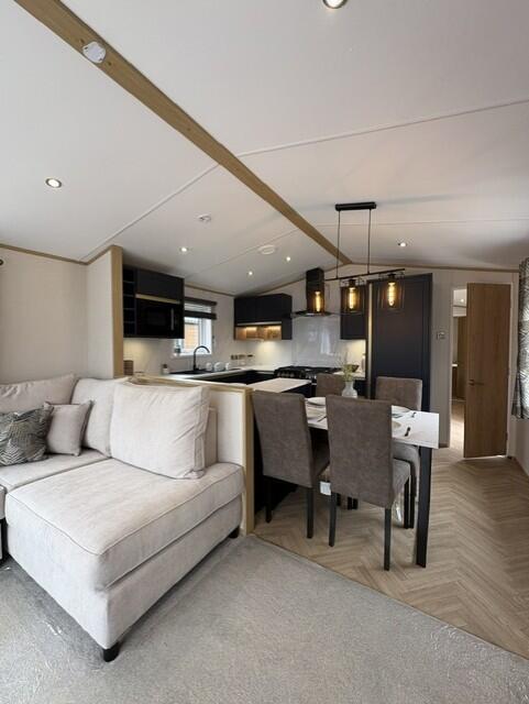 2-bed caravan on Wyreside, Out Rawcliffe, Preston, £99,995