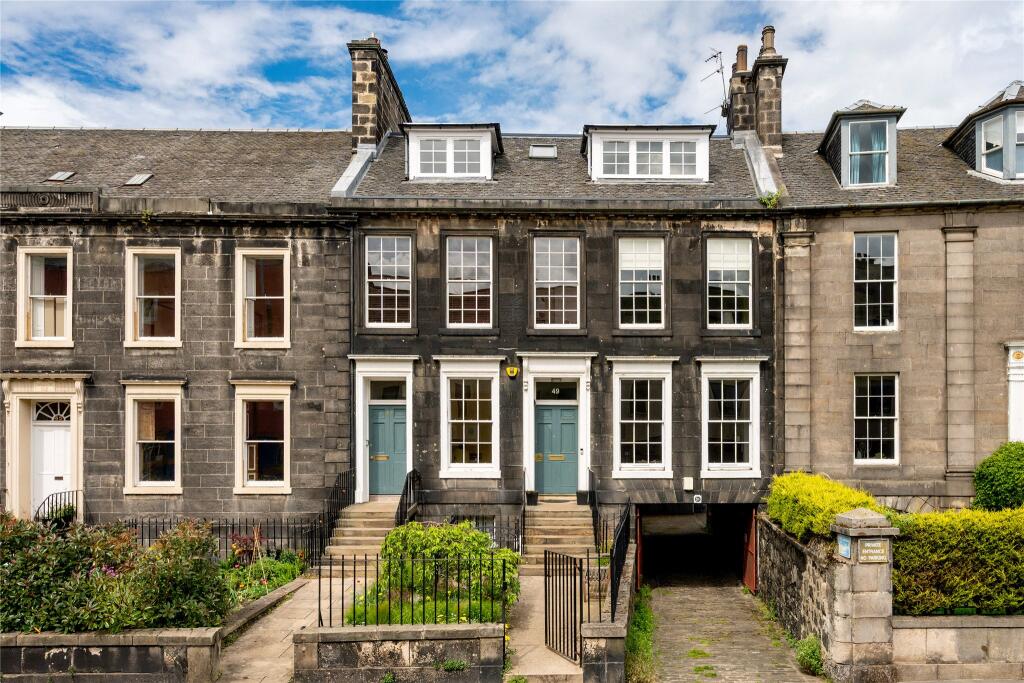 2-bed flat on Queen Charlotte Street, Leith, Edinburgh, £460,000