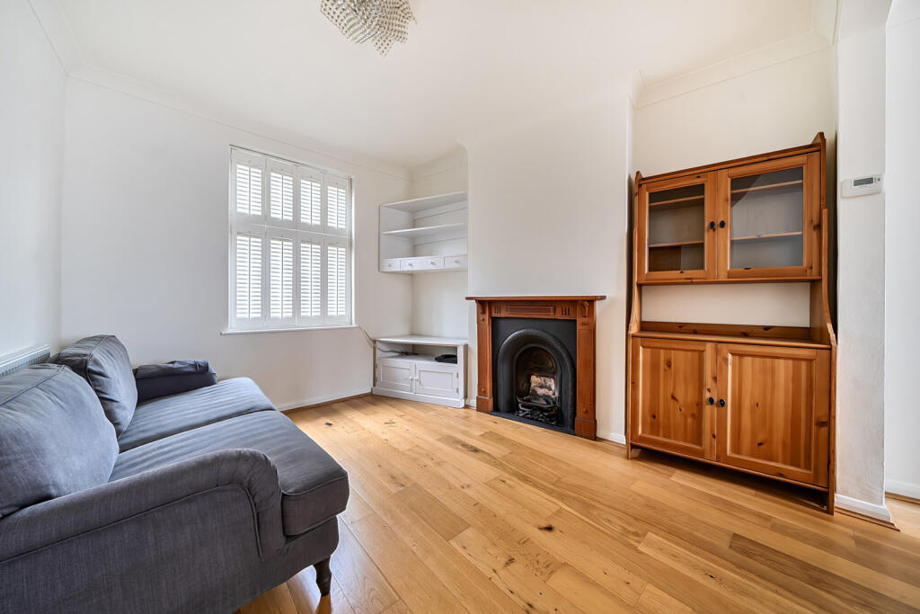 House in London, Park Royal - View 2