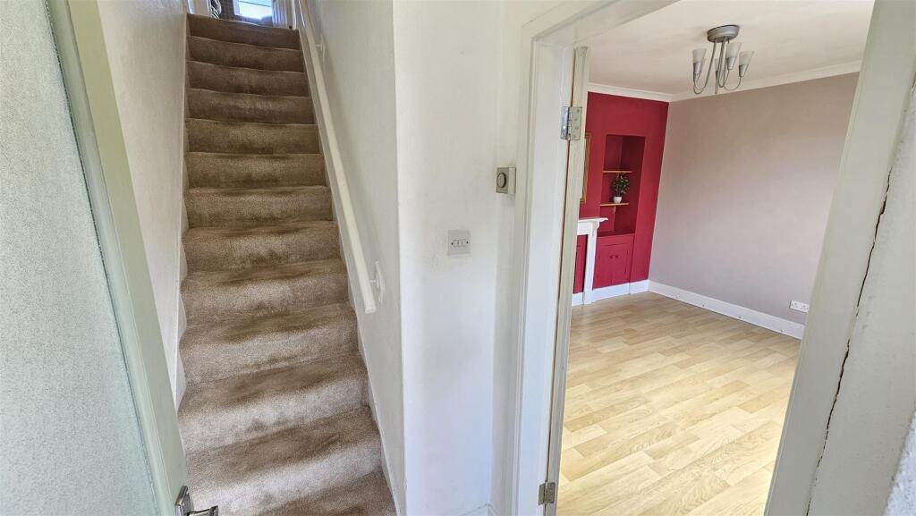 Trenchard Close, Newton, Nottingham photo 3
