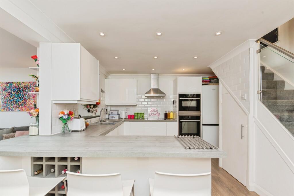 Campernell Close, Brightlingsea, Colchester - View 5