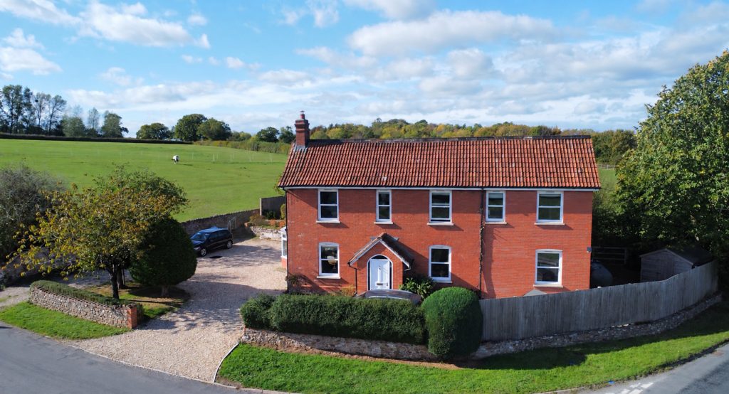 6-bed detached on Redlands, Wrangway, Wellington - Separate Two Bedroom Annexe!, £725,000