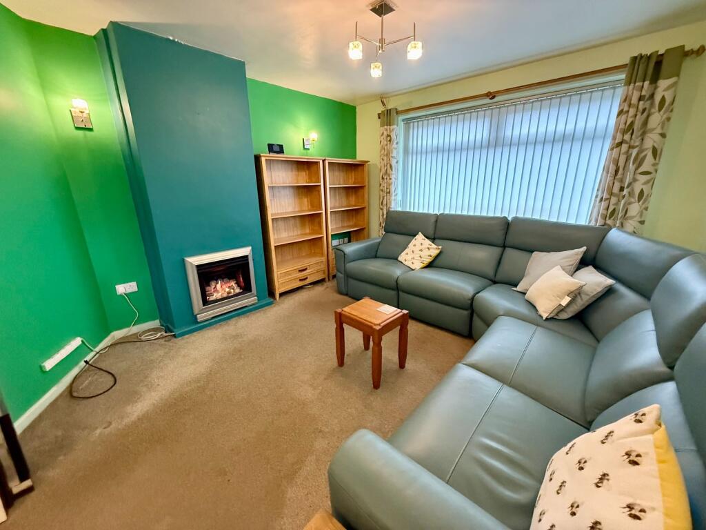 18 Llwyn Ynn, Talybont, LL43 2AL photo 2