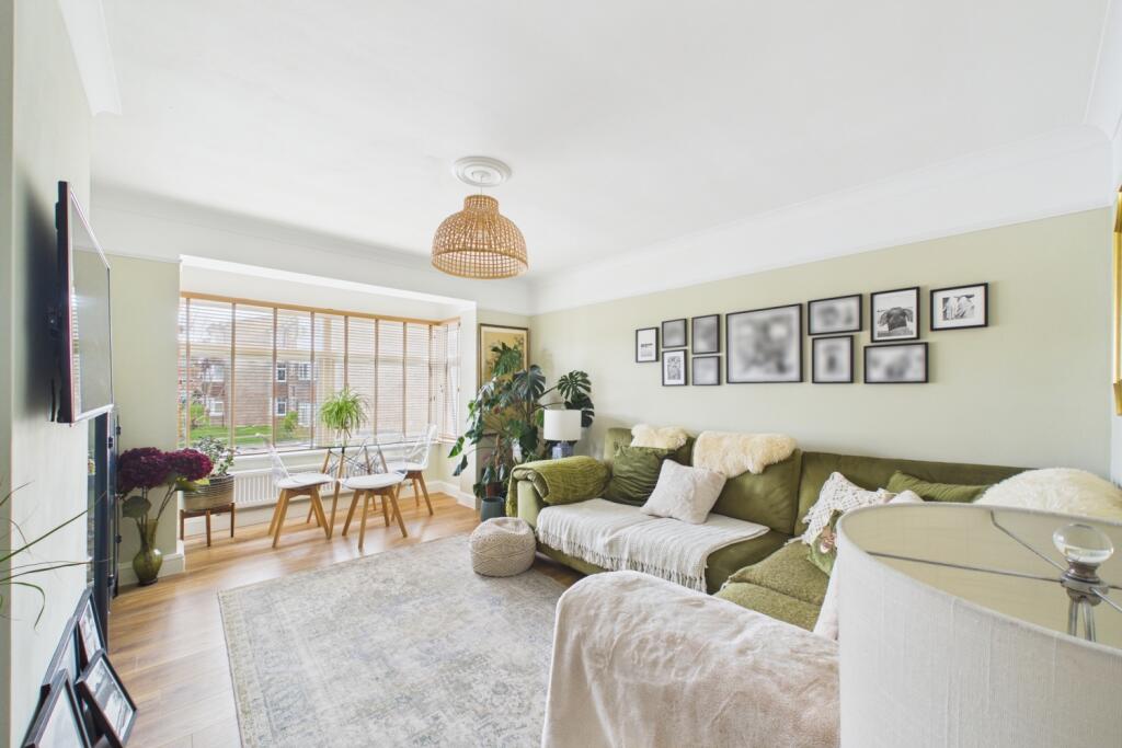 Main image of property: West Side, Leighton Buzzard, LU7