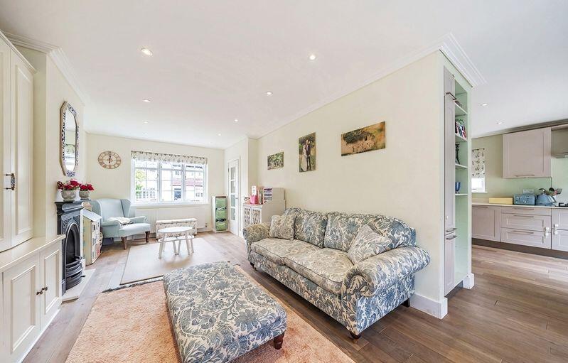 House in London - View 3