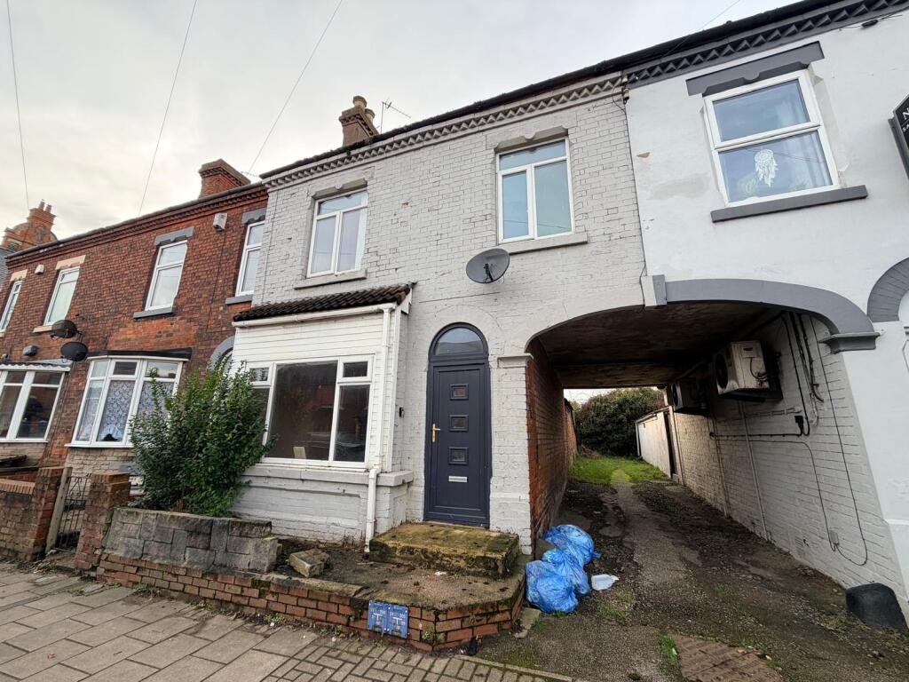 Main image of property: 16 Lea Road, Gainsborough, Lincolnshire DN21 1LH