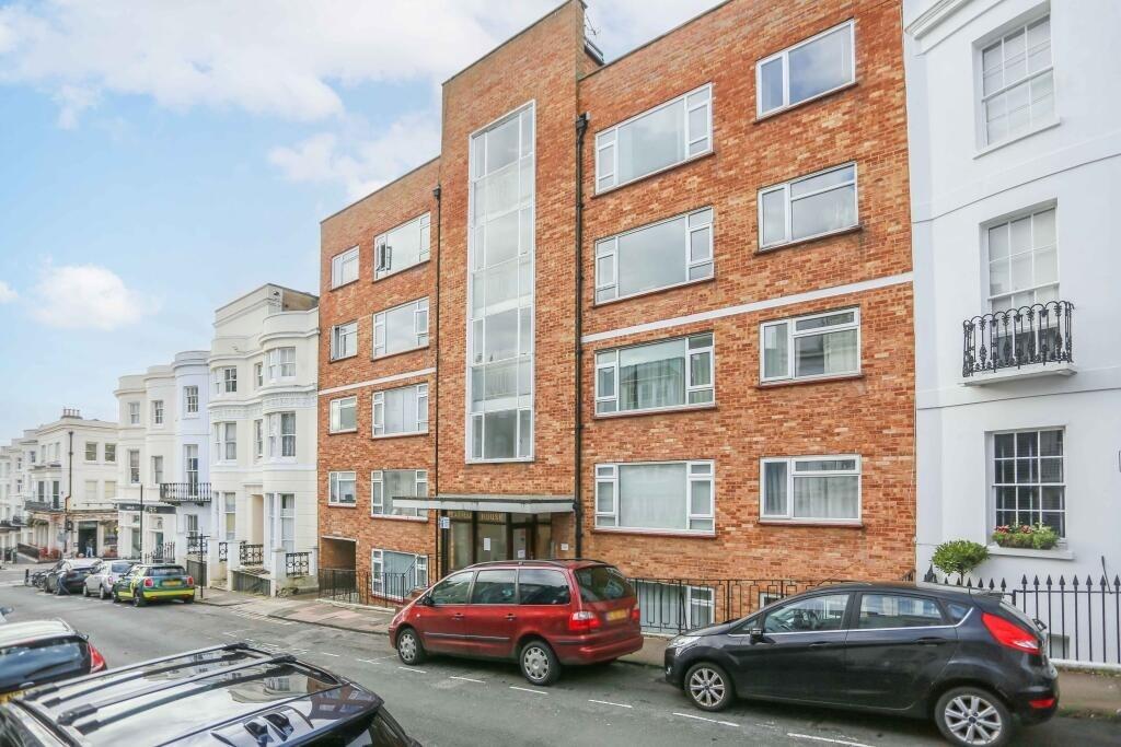 3-bed flat on Norfolk Road, Brighton, BN1 3AR, £350,000