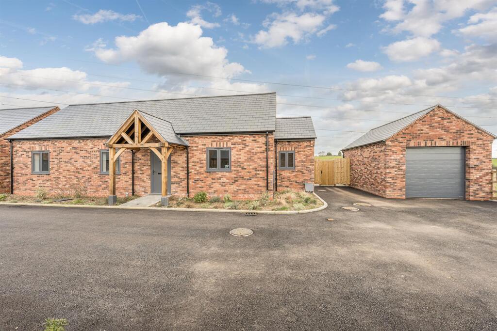 Main image of property: The Stableyard, Mile Flat Farm, Greensforge, Wall Heath, DY6 0AU