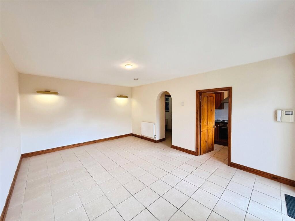 House in Surrey Heath, Bagshot Green, Windlesham - View 3