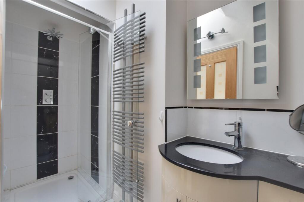2 bedroom semi-detached house for rent