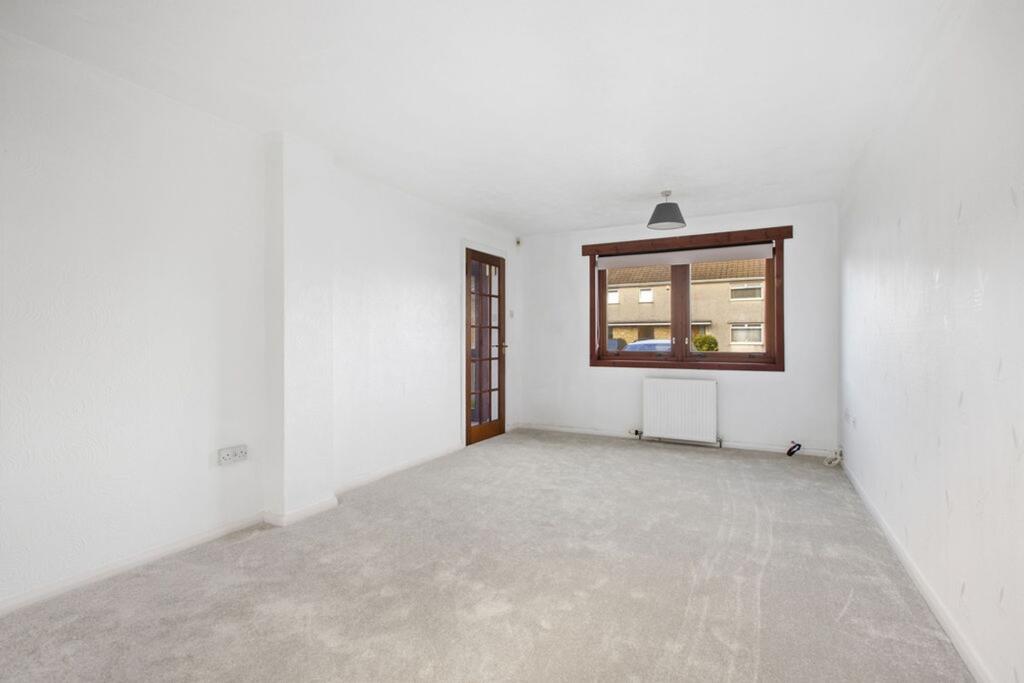 House in Johnstone, Spateston, Renfrewshire - View 2