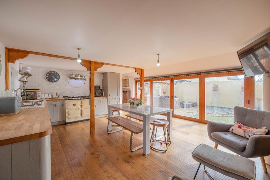 The Green, Brampton, Huntingdon, Cambridgeshire, PE28 4RD photo 2
