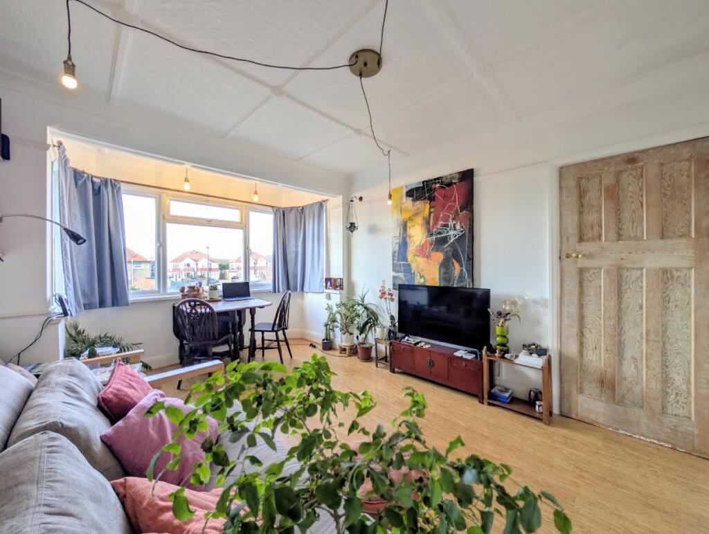 Apartment in Worthing, West Sussex - View 3
