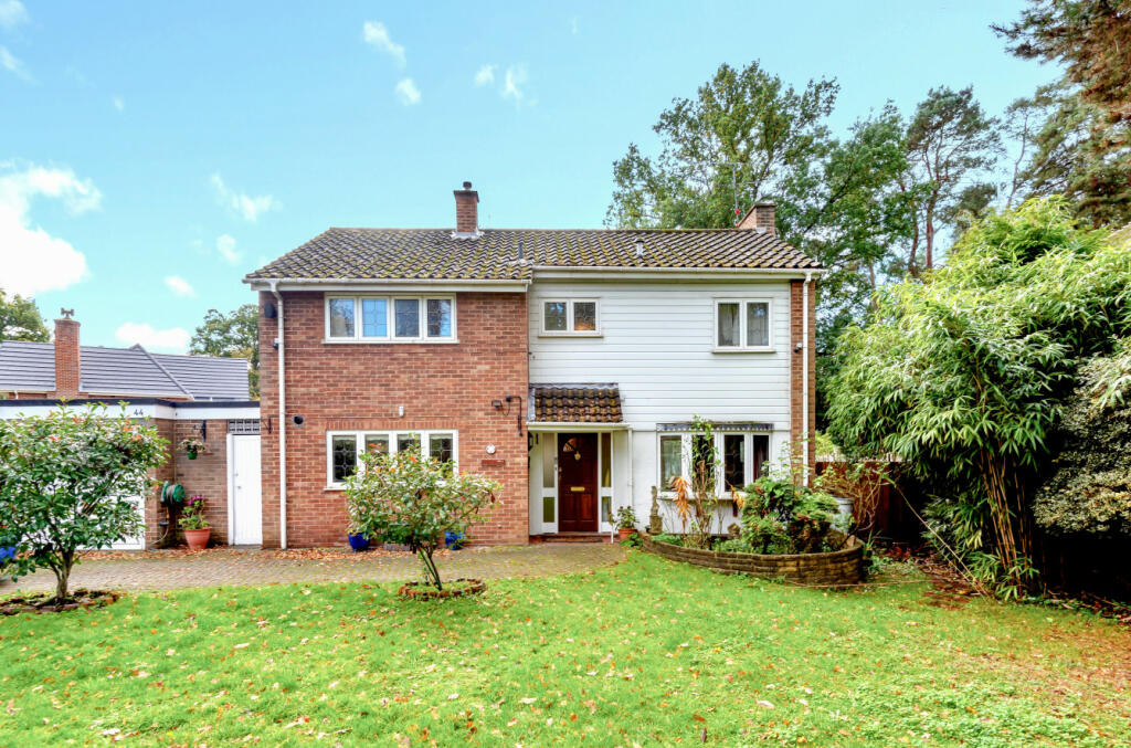 Main image of property: The Crescent, Farnborough, Hampshire, GU14