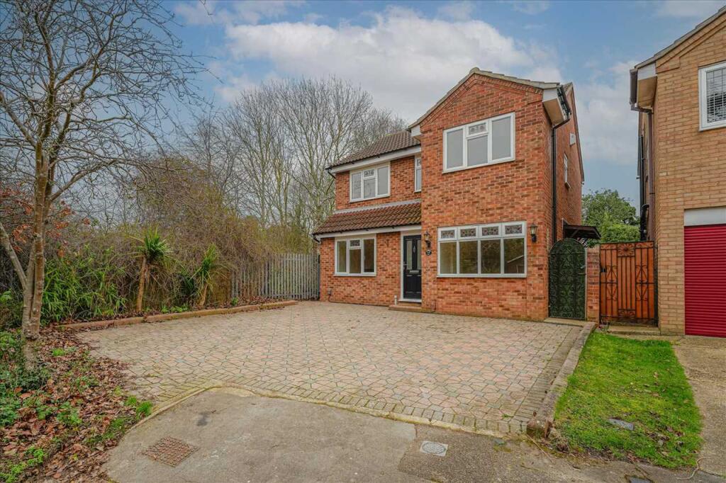 Main image of property: Inglewood Close, Hornchurch, Hornchurch
