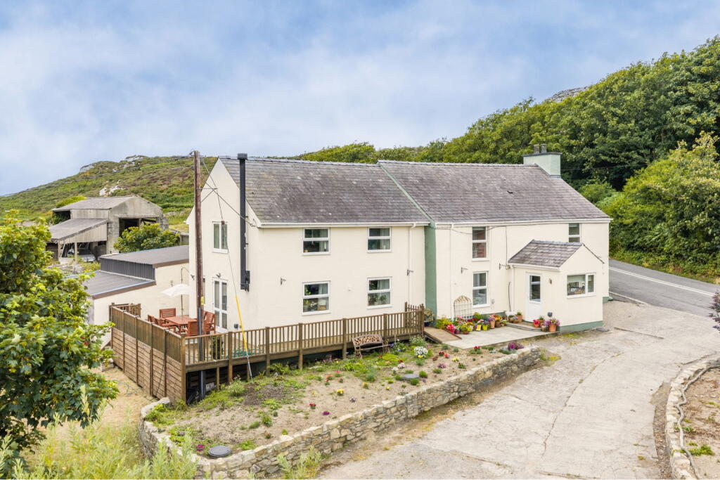 Main image of property: South Stack Road, Holyhead, LL65 1YL