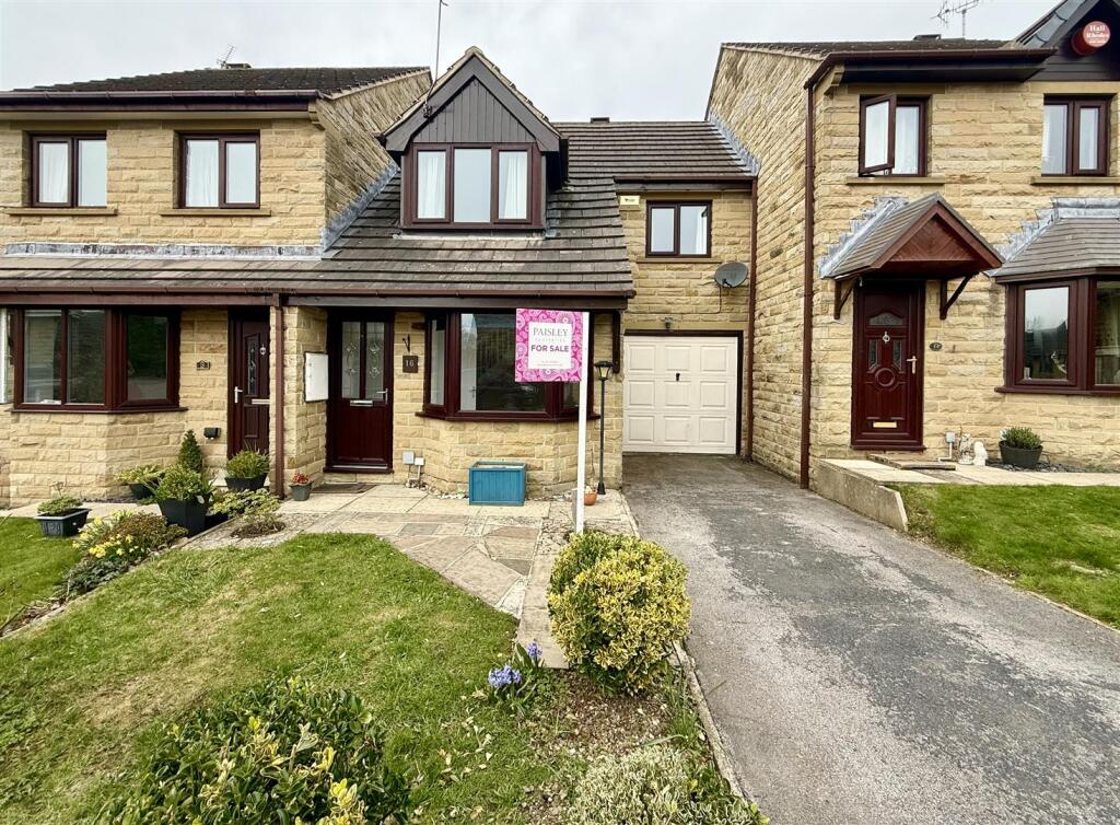 3-bed terraced on Elder Mews, Shelley, Huddersfield, HD8 8JU, £250,000