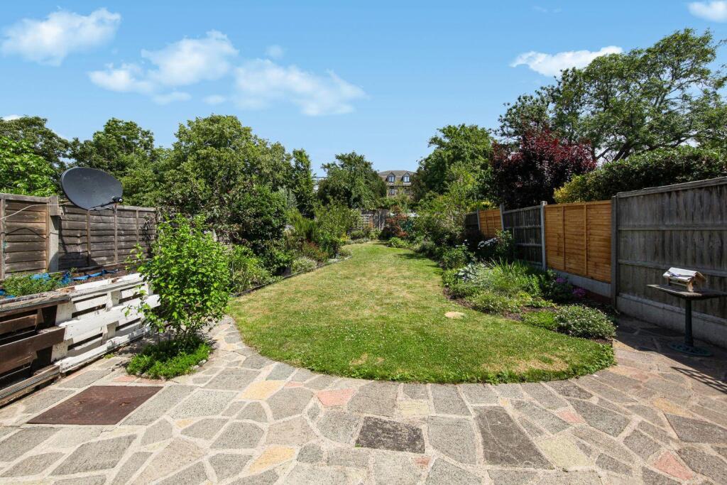 House in London, Burnt Ash, Grove Park - View 3
