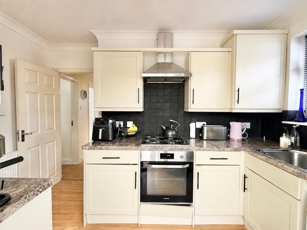 House in Bexhill-on-Sea, Glenleigh Park - View 4