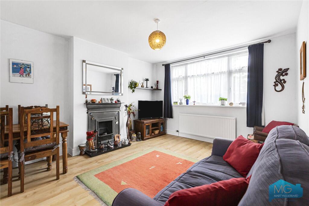 Torrington Close, North Finchley, London, N12 photo 2