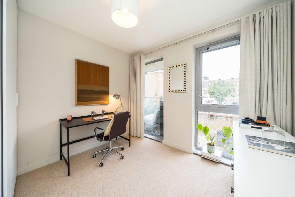 Apartment in London - View 5