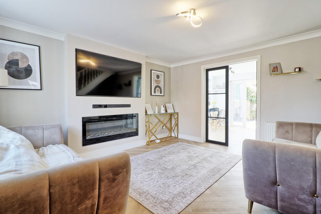 House in Basildon, Sunnymede, Billericay - View 4
