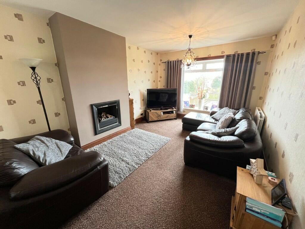 261 Moor End Road, Mount Tabor, Halifax, West Yorkshire, HX2 0RH photo 2