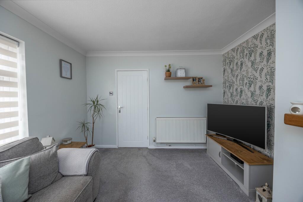 House in Walsall, High Heath - More