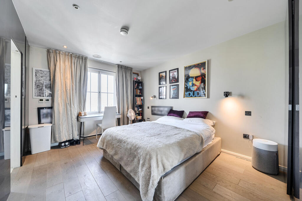 Apartment in London, Royal Borough of Kensington and Chelsea - More