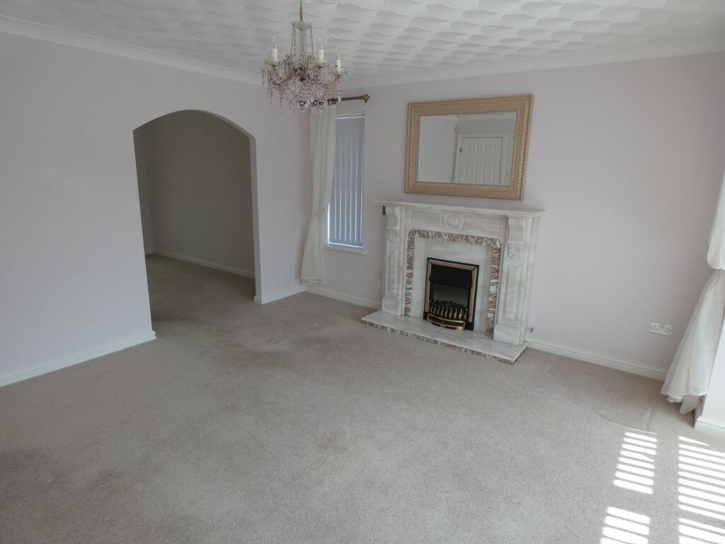 House in Cardiff, Porthcawl - View 2