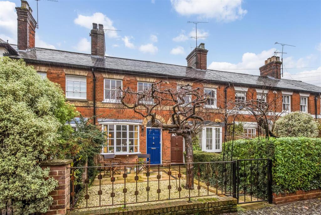 Main image of property: Long Garden Walk, Farnham