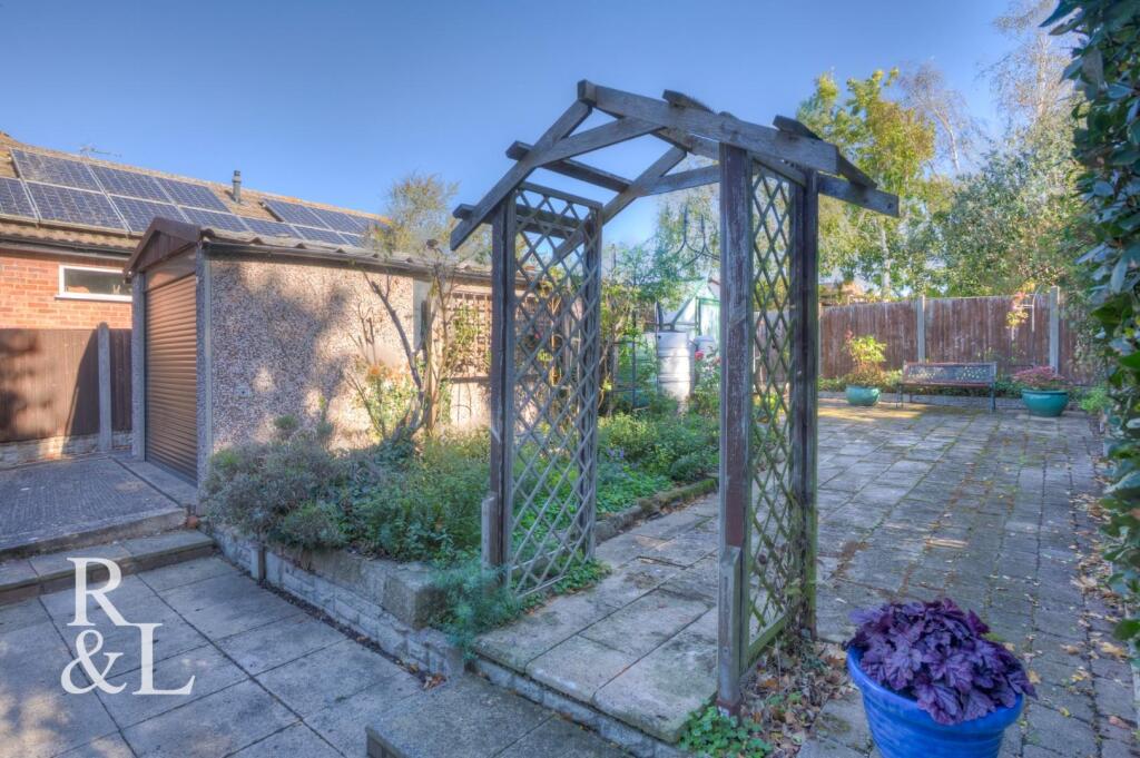 Brook View Drive, Keyworth photo 3