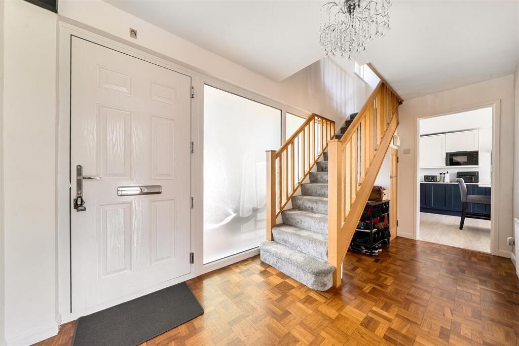 4-bed detached on Woodcote Lane, Fareham, £650,000