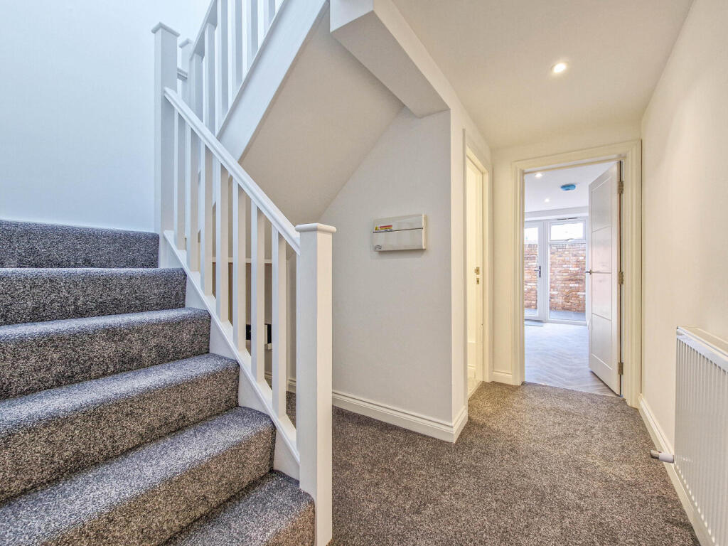 House in Southend-on-Sea - View 5