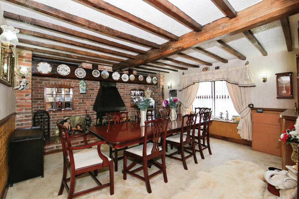 House in Huntingdonshire, Yaxley - More